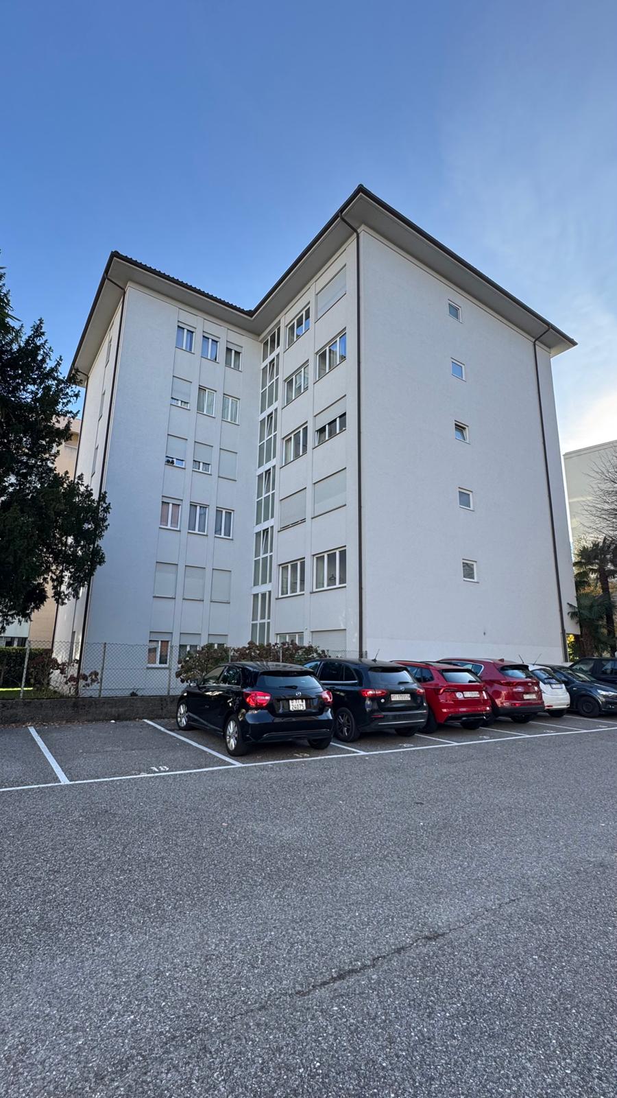 Rear view of Via del Tiglio 17 with private parking